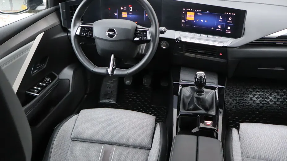 Opel Astra -