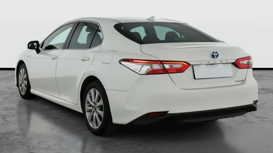 Toyota Camry -