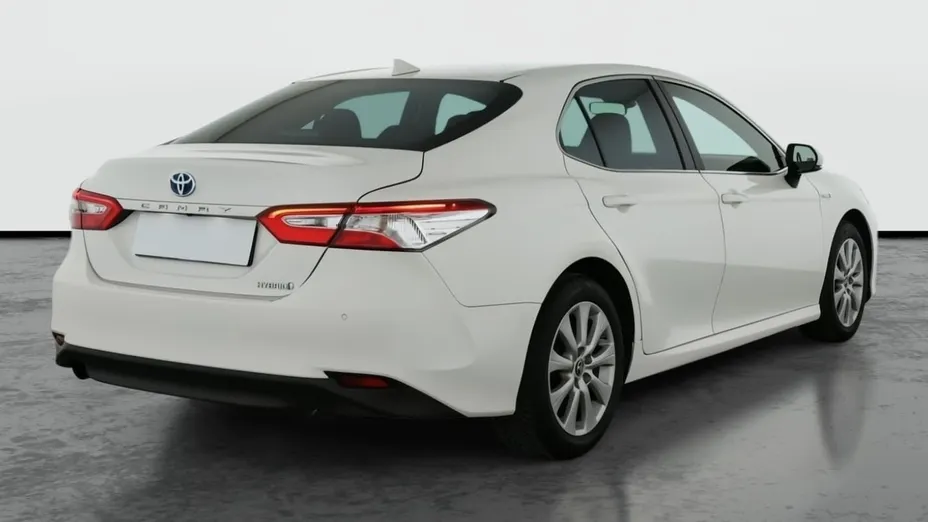 Toyota Camry -