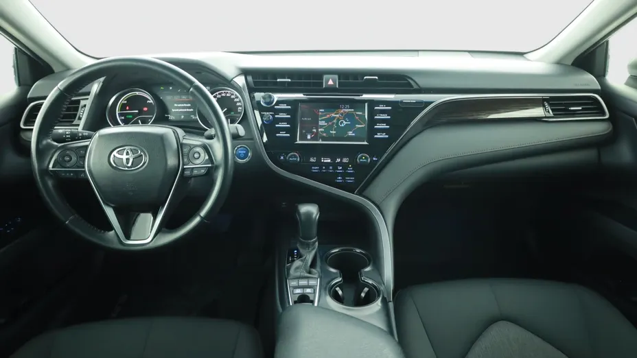 Toyota Camry -