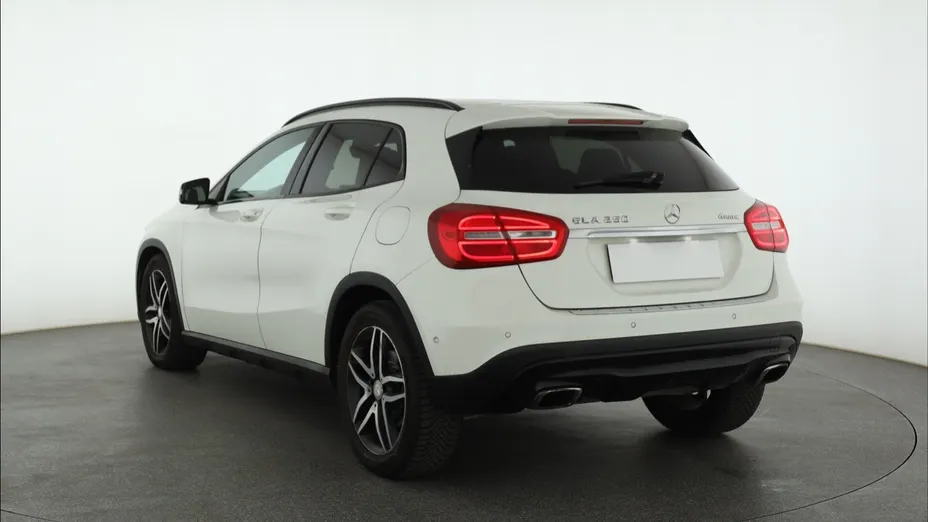 Mercedes GLA -