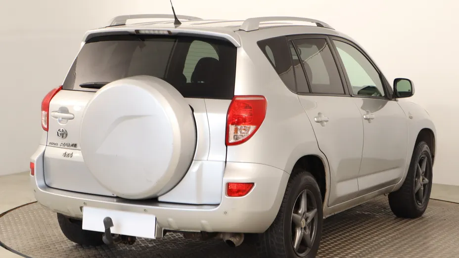 Toyota RAV4 -