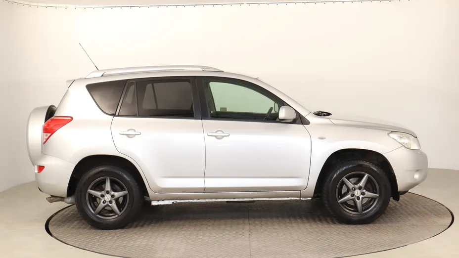 Toyota RAV4 -