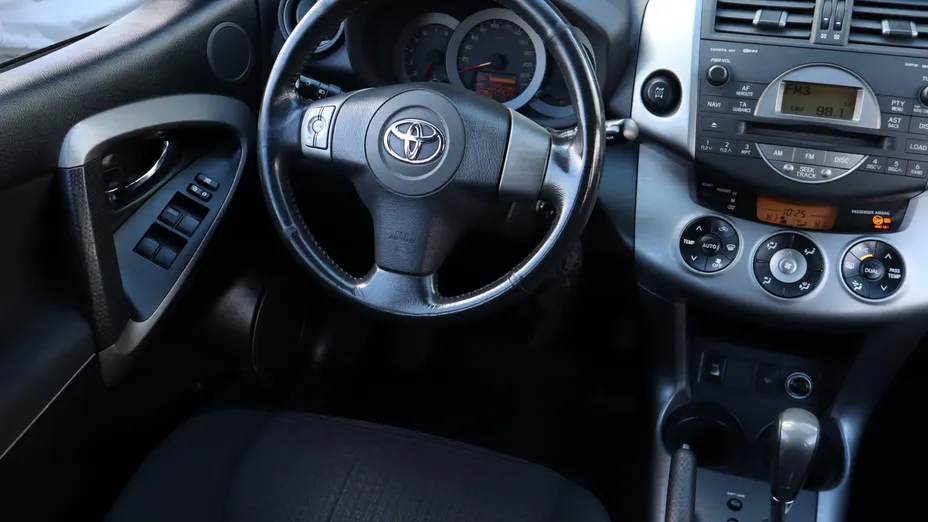 Toyota RAV4 -