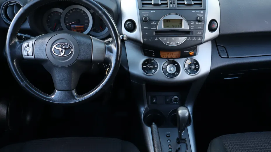 Toyota RAV4 -