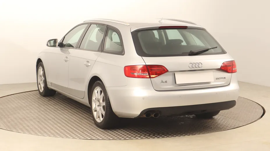 Audi A4 -