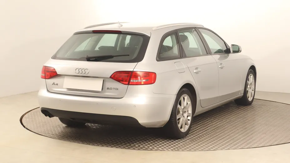 Audi A4 -