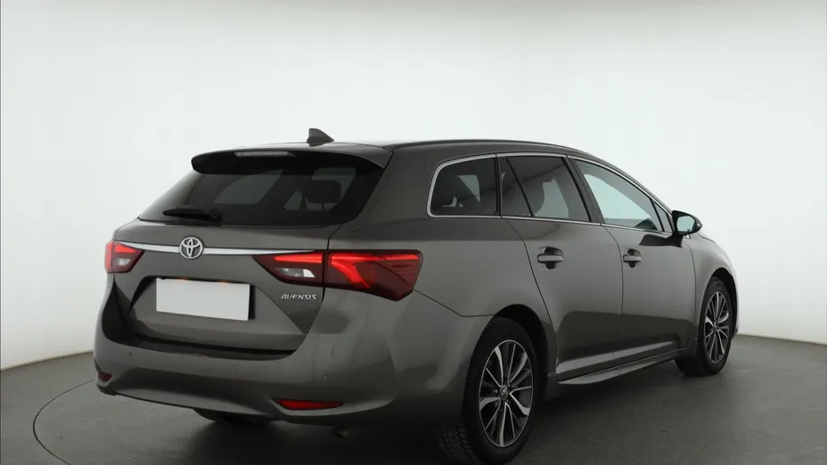 Toyota Avensis -