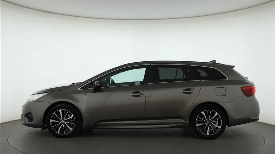 Toyota Avensis -