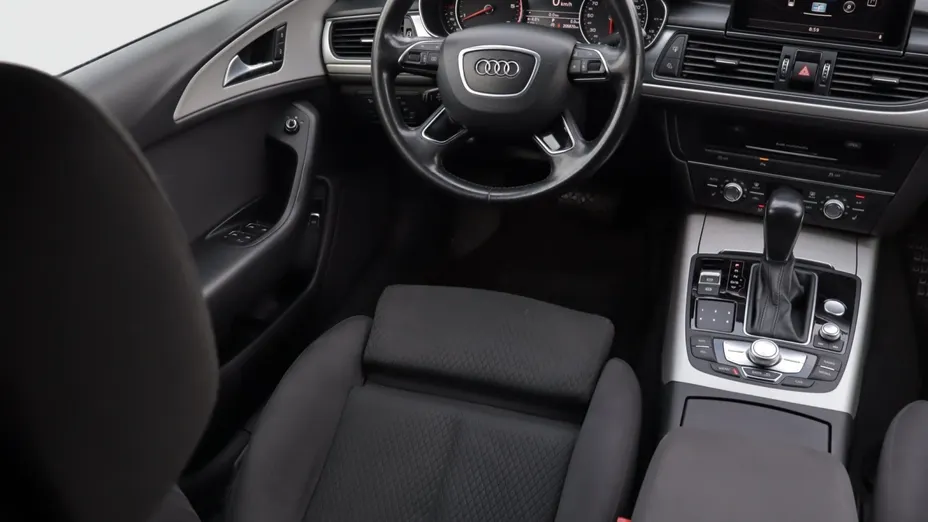 Audi A6 -