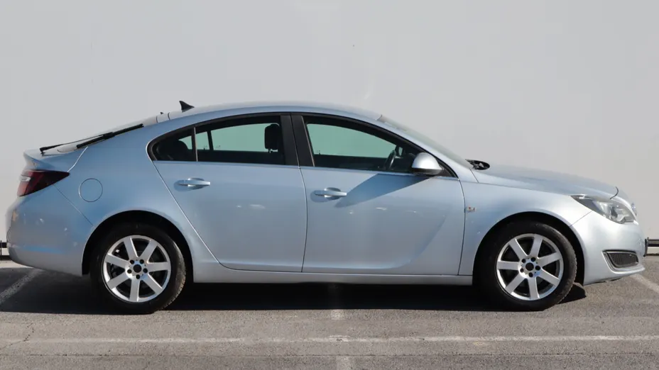Opel Insignia -