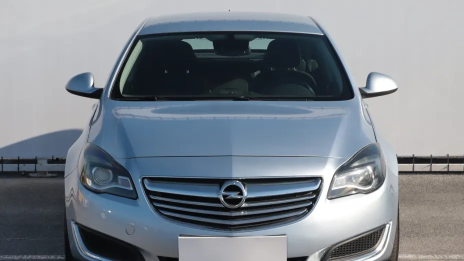 Opel Insignia -