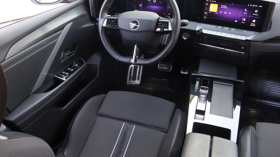 Opel Astra -