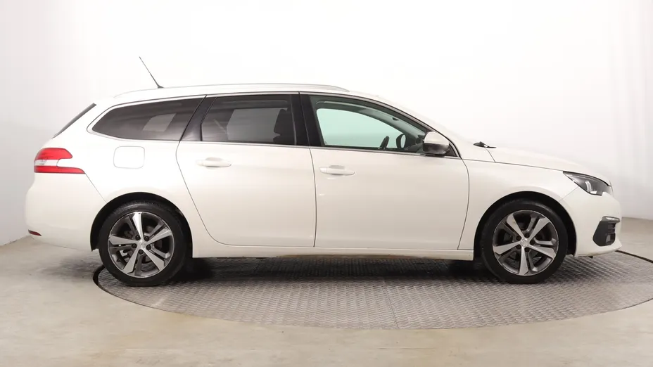 Peugeot 308 -