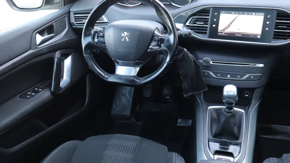 Peugeot 308 -