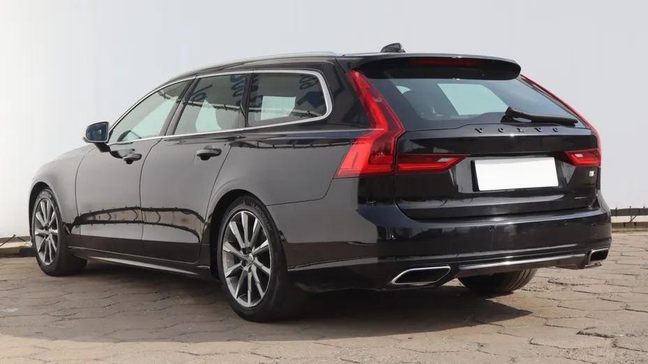 Volvo V90 -