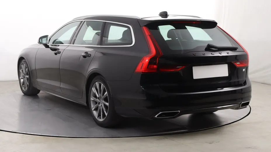 Volvo V90 -