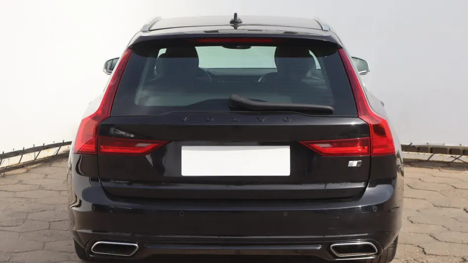 Volvo V90 -