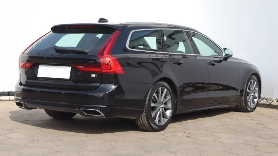 Volvo V90 -