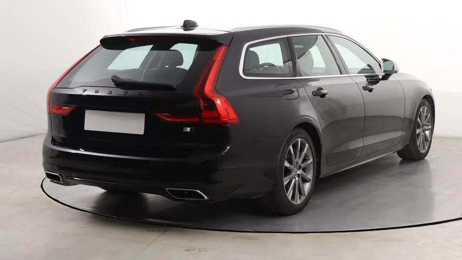 Volvo V90 -
