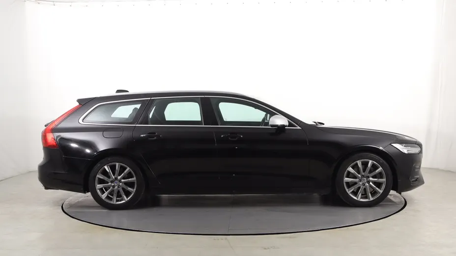 Volvo V90 -