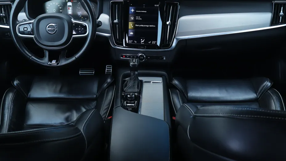 Volvo V90 -