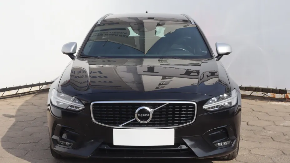 Volvo V90 -