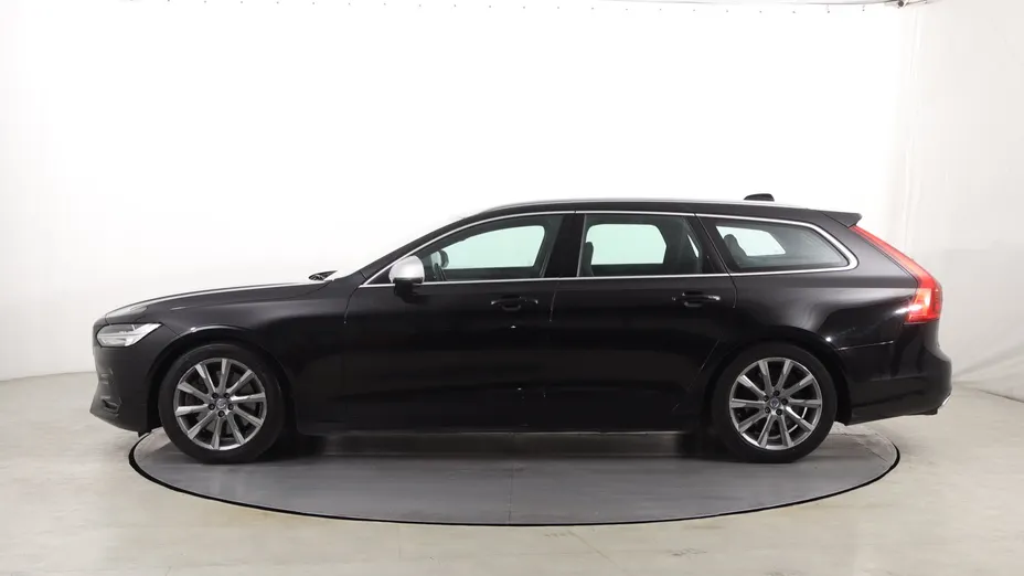 Volvo V90 -