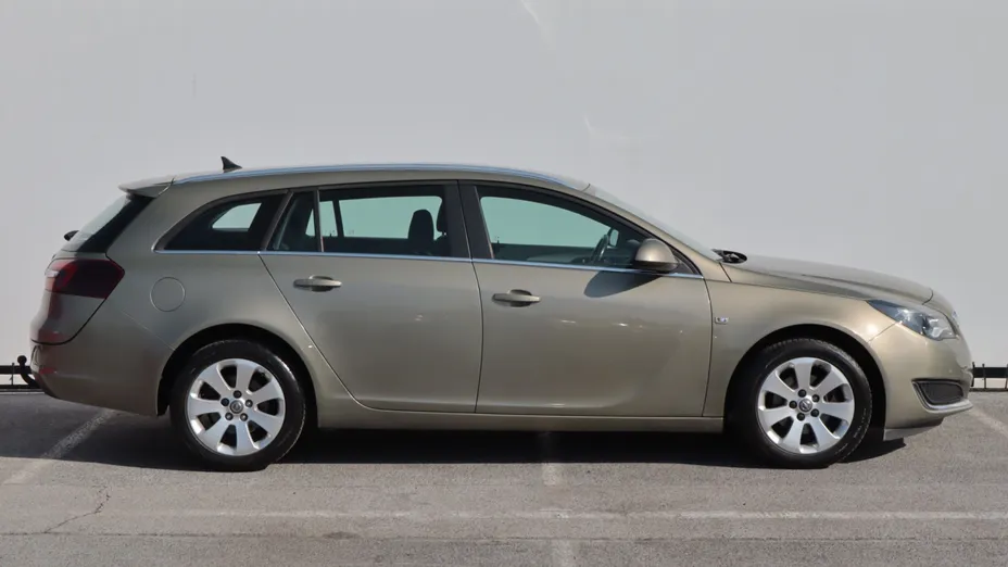 Opel Insignia -