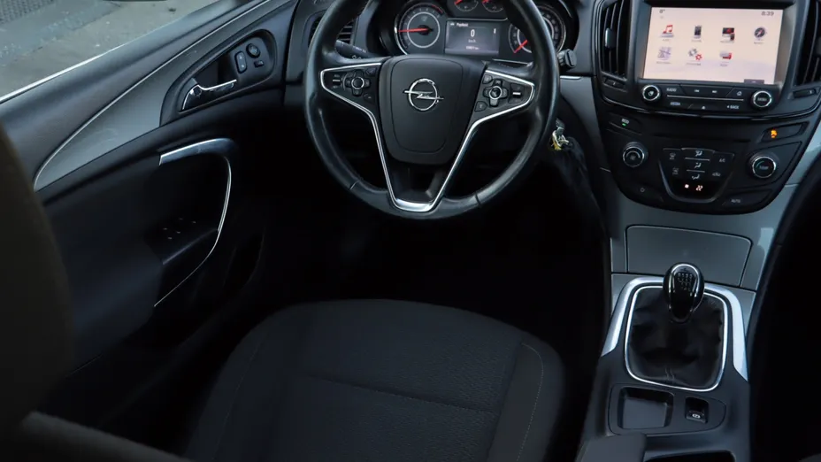 Opel Insignia -