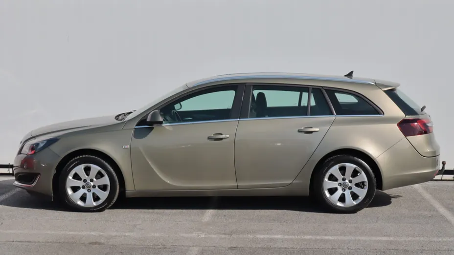 Opel Insignia -