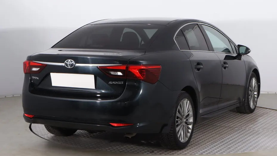 Toyota Avensis -