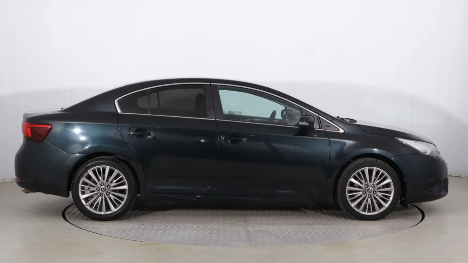 Toyota Avensis -