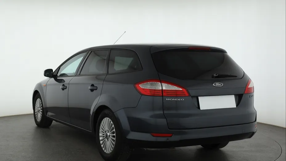 Ford Mondeo -