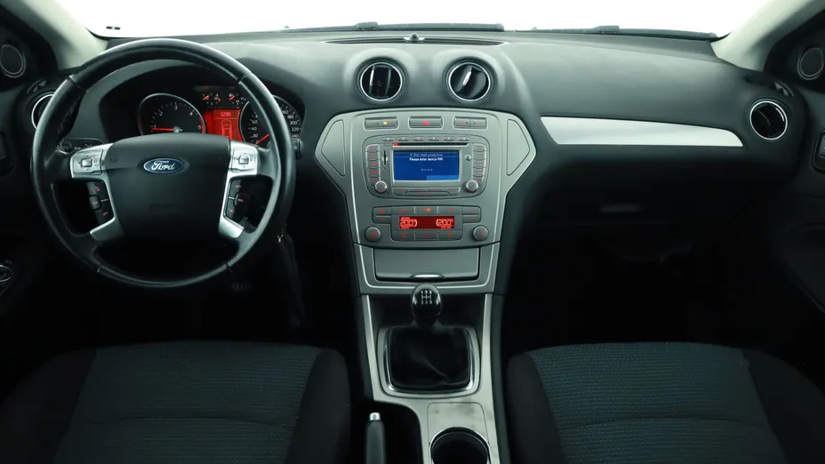 Ford Mondeo -