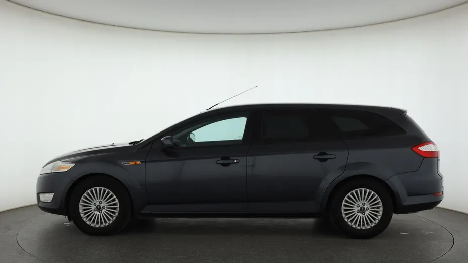 Ford Mondeo -