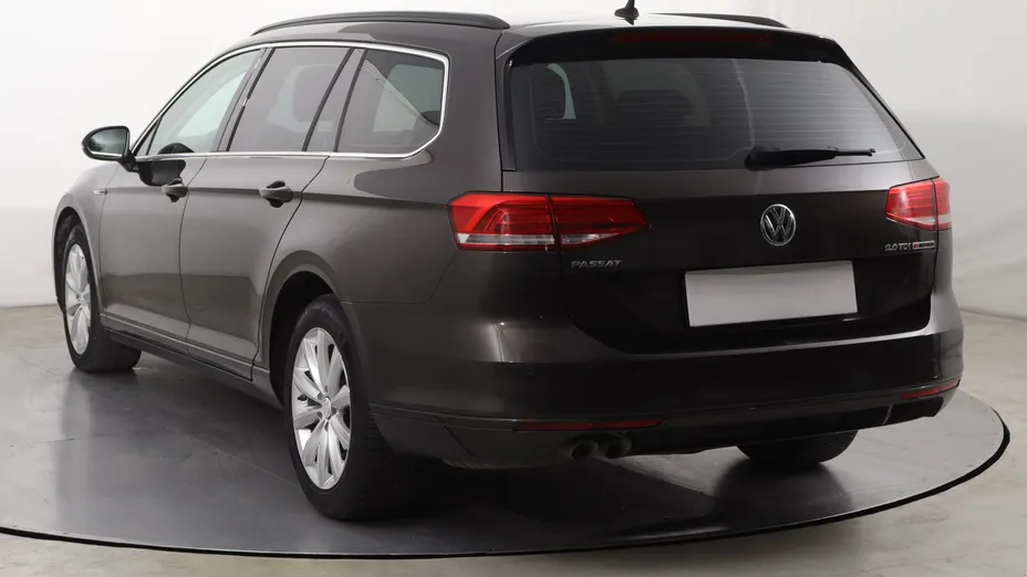 VW Passat -