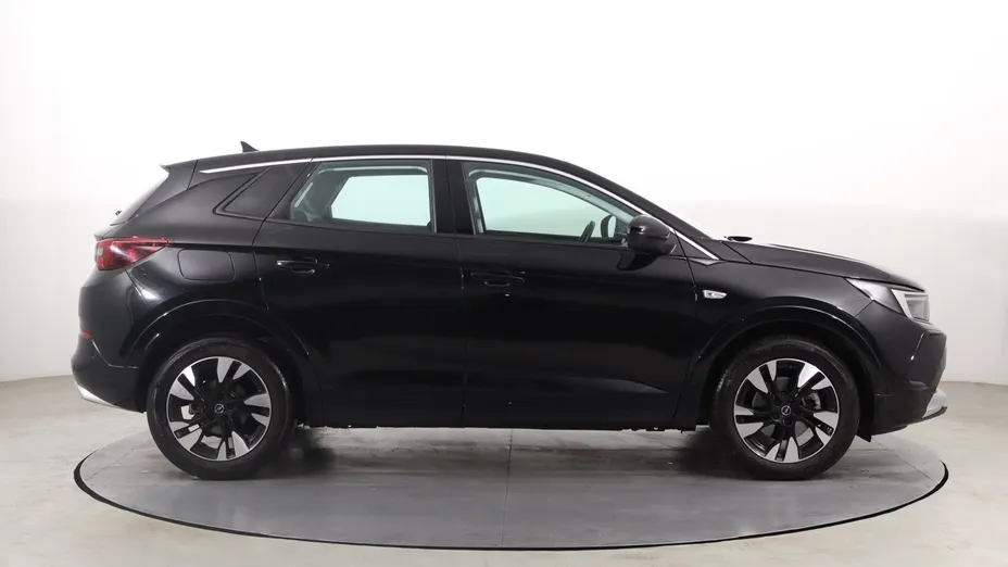 Opel Grandland -