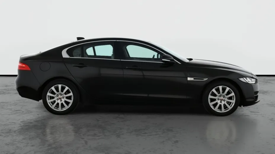 Jaguar XE -