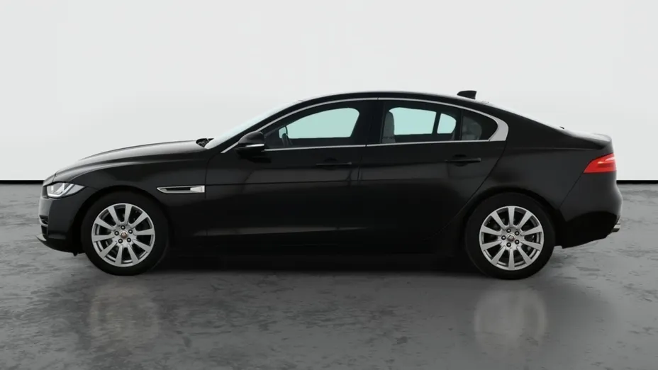 Jaguar XE -