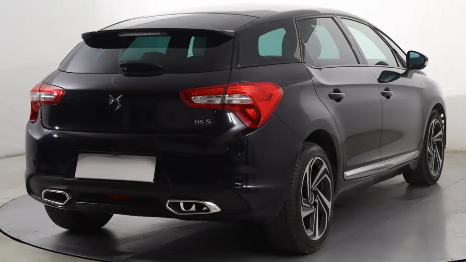 DS 5 -