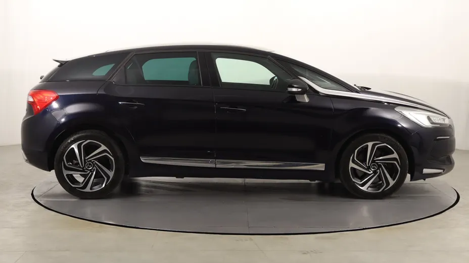 DS 5 -