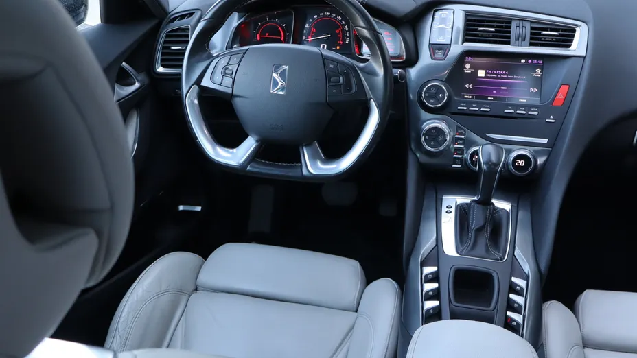 DS 5 -