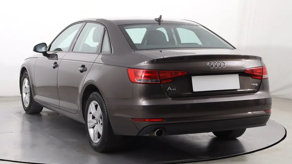 Audi A4 -