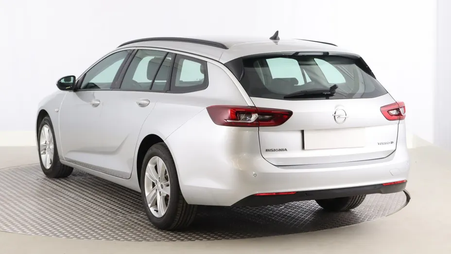 Opel Insignia -