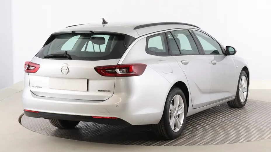 Opel Insignia -
