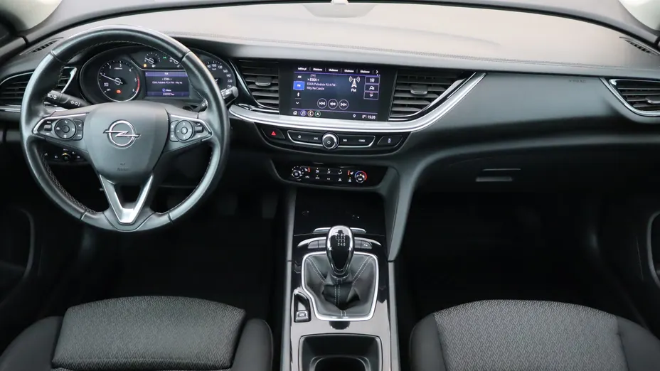 Opel Insignia -
