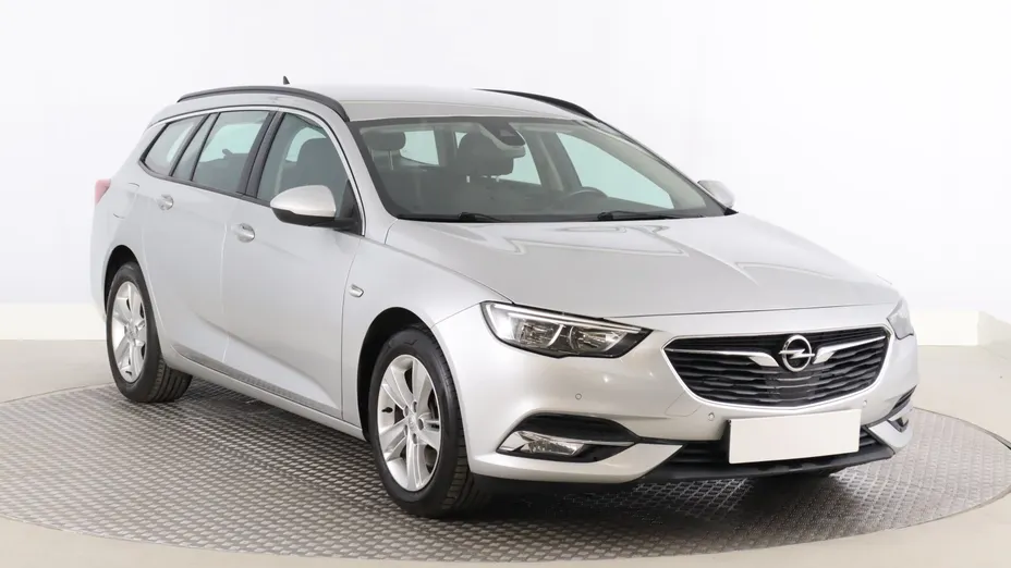 Opel Insignia -