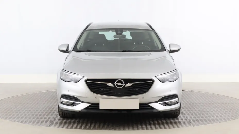 Opel Insignia -