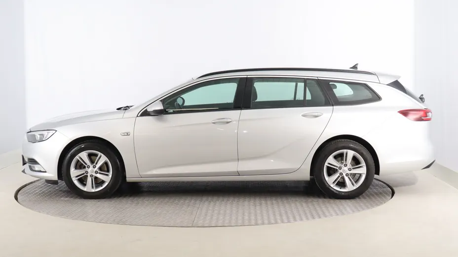 Opel Insignia -